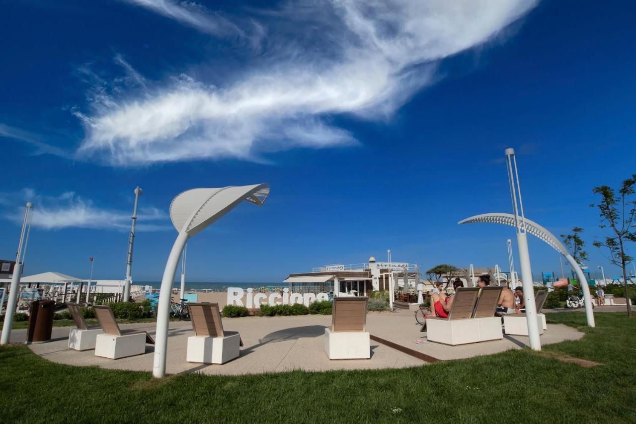 Residenza Alma Lejlighedshotel Riccione Eksteriør billede